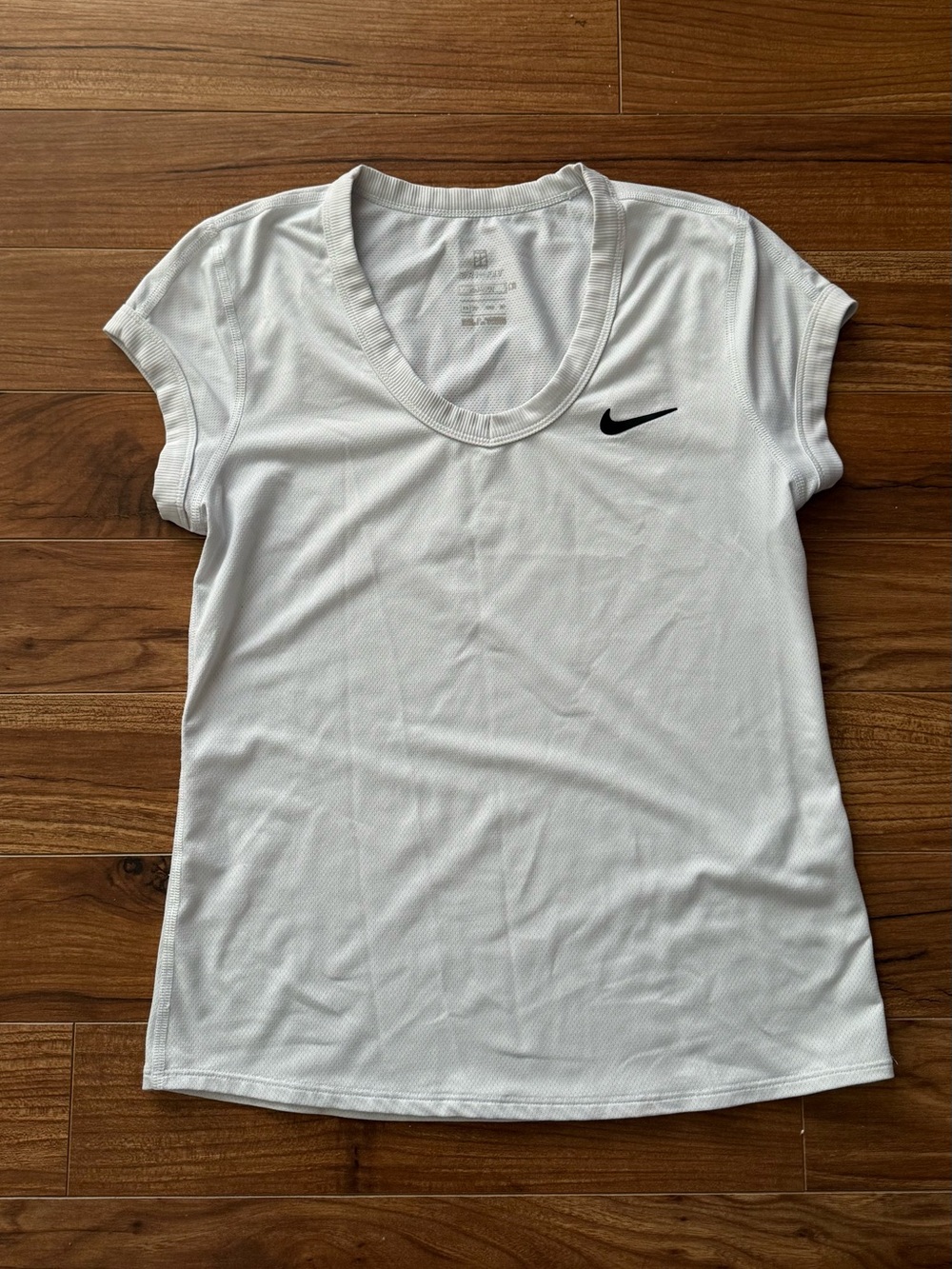 Nike Dri-FIT White V-Neck Slim Fit Athletic Tennis Top Shirt Size XS